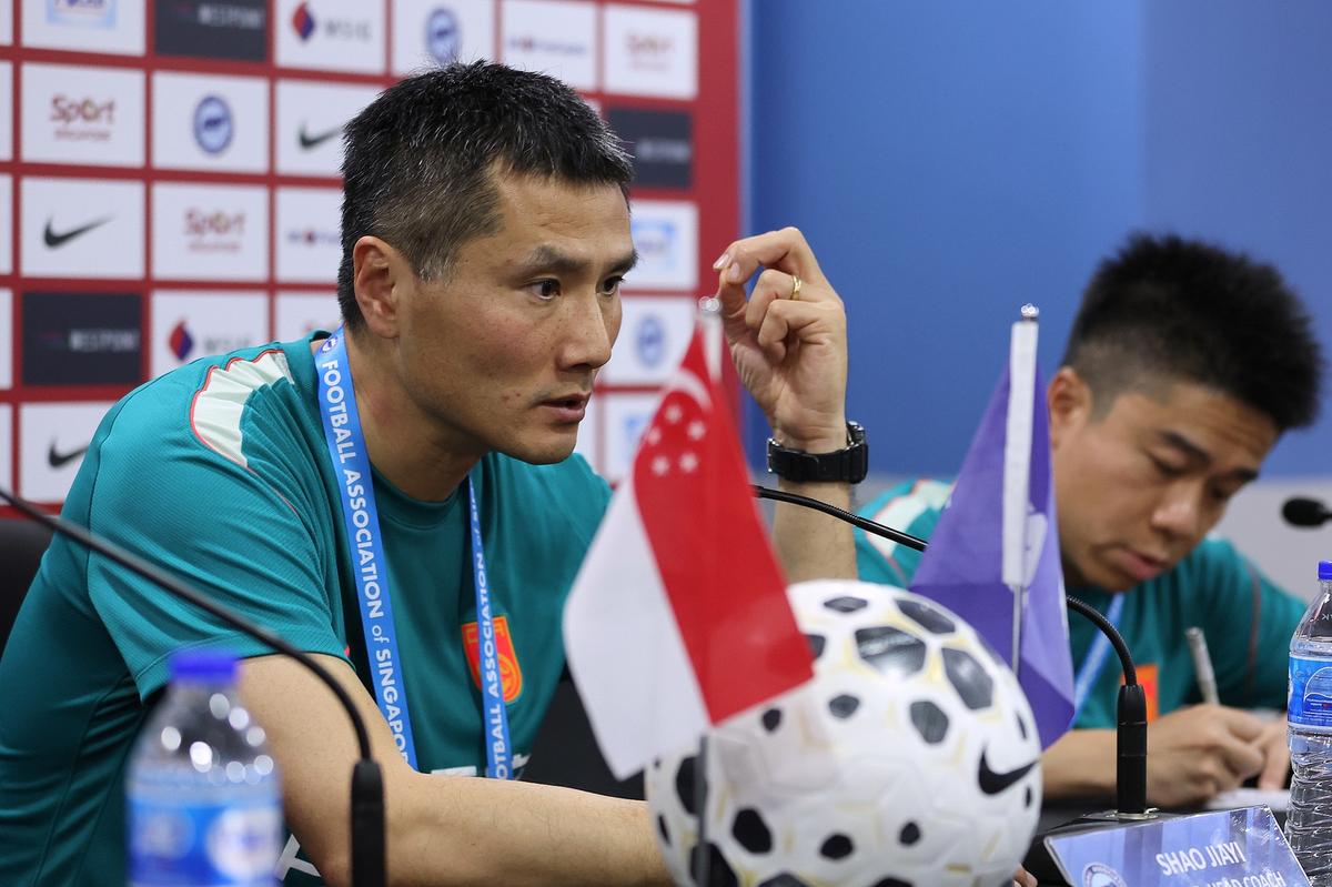 BBC：切尔西与19岁边锋杰西·德里续约6年，并外租葡体一年